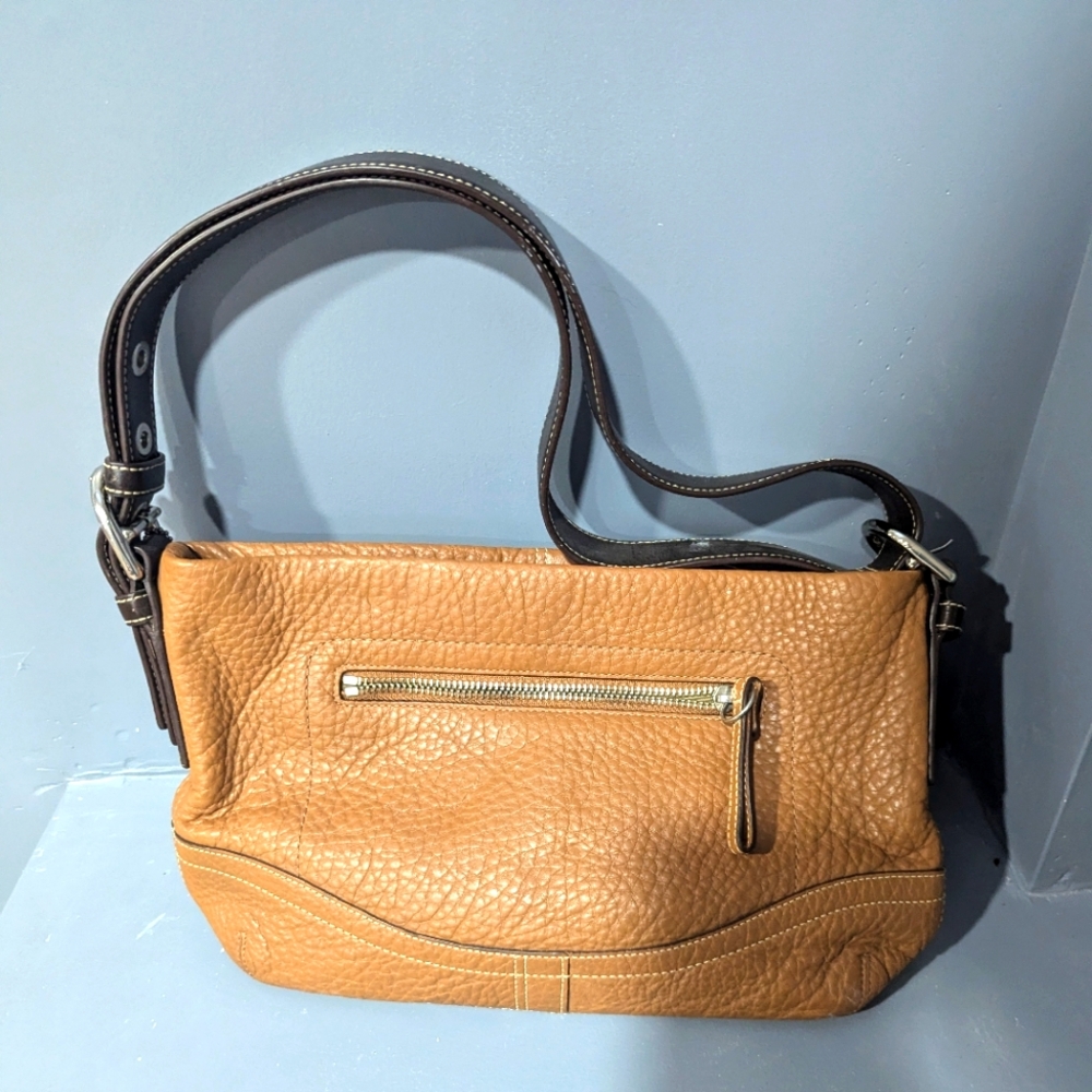 VINTAGE COACH: Used Excellent Condition Tan Pebble Leather Baguette